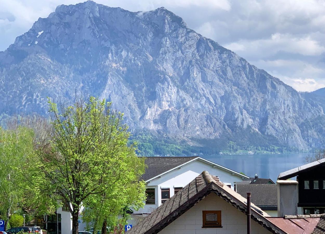 Traum Panorama Apartment Mit Berg & Seeblick Altmuenster Luaran gambar